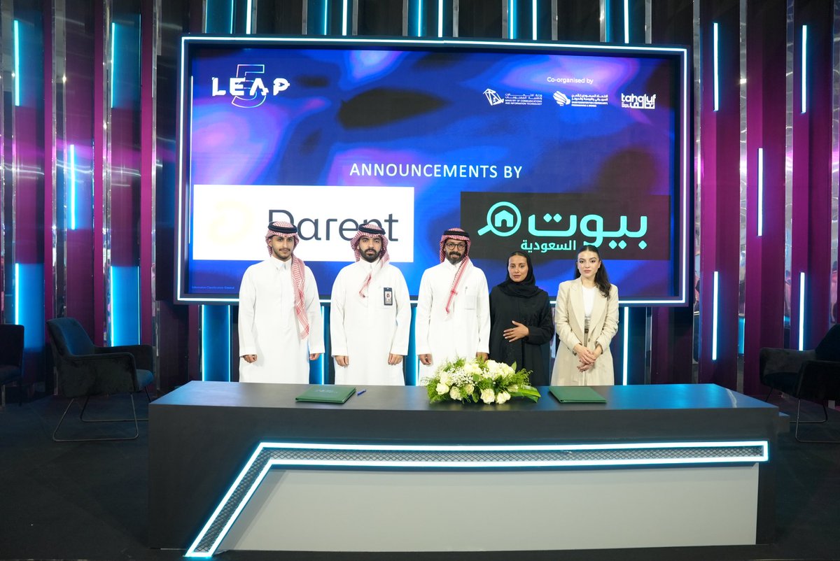 darentapp's tweet photo. نعتز بتوقيع اتفاقية شراكة جديدة مع @BayutKsa خلال LEAP 2026، تأكيدًا على التزامنا بتطوير الشراكات النوعية التي تسهم في الارتقاء بتجربة السكن في المملكة.
#Darent #BayutKSA #LEAP2026 https://t.co/EmNszjfctc