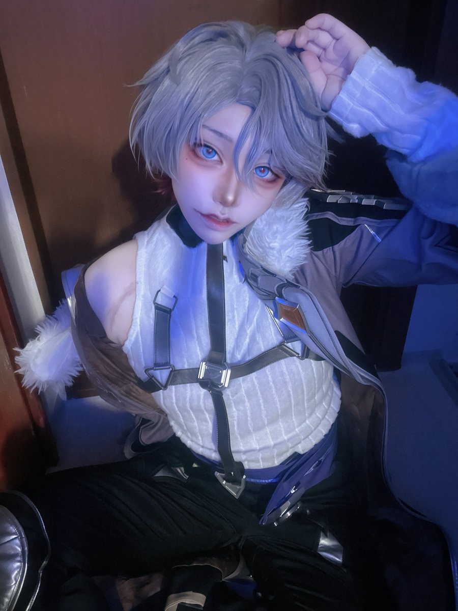 Heeseo_cos's tweet photo. 미디어가 로엔밖에 없어서 일루가라도 하나 올릴게 ㅠㅠ https://t.co/UG2nHrxr6z