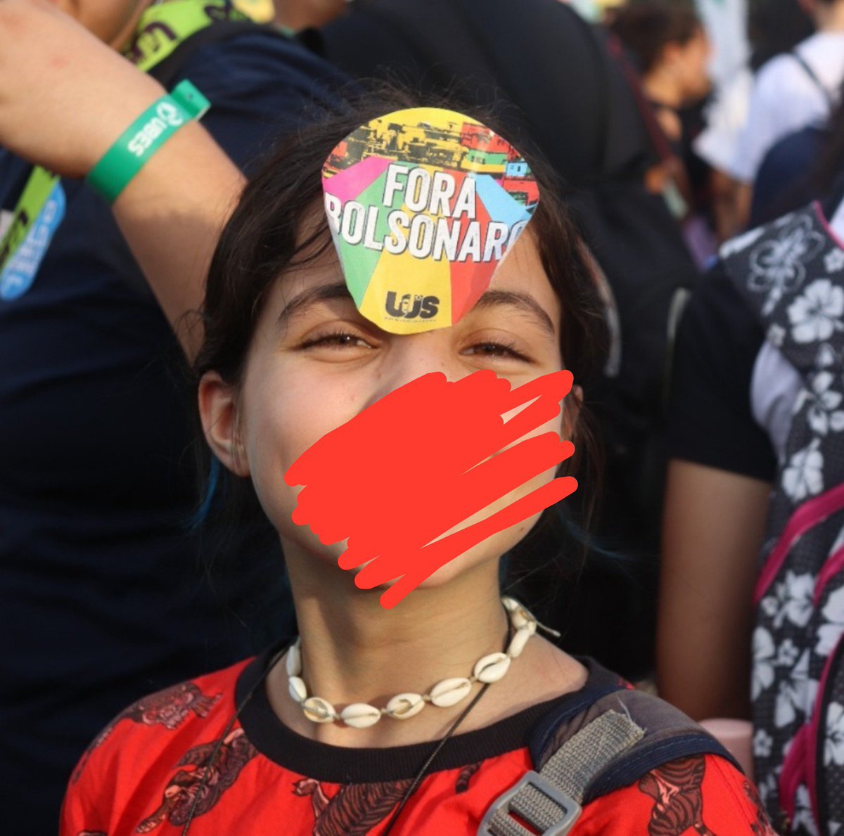 whoo_is_manu's tweet photo. "ai mas 16 anos ainda não tem consciencia politica" eu com 12 btw: https://t.co/JNMP5bGZU9