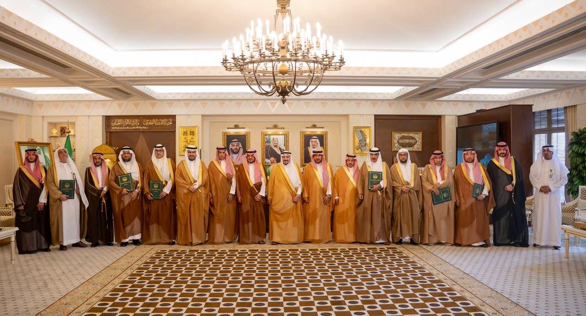 NHQsaudi's tweet photo. برعاية أمير منطقة #القصيم ورئيس مجلس إدارة الجمعية الأمير الدكتور فيصل بن مشعل
تم توقيع عدد 6 إتفاقيات لمشاريع #إسكانية لمستفيدي الجمعية بقيمة إجمالية تقدر بـ 41 مليون ريال
ومثّل الجمعية في التوقيع الرئيس التنفيذي عبدالعزيز الفوزان مع عدد من الشركاء في القطاعين الخاص وغير الربحي https://t.co/xL4VZJ3Kf8