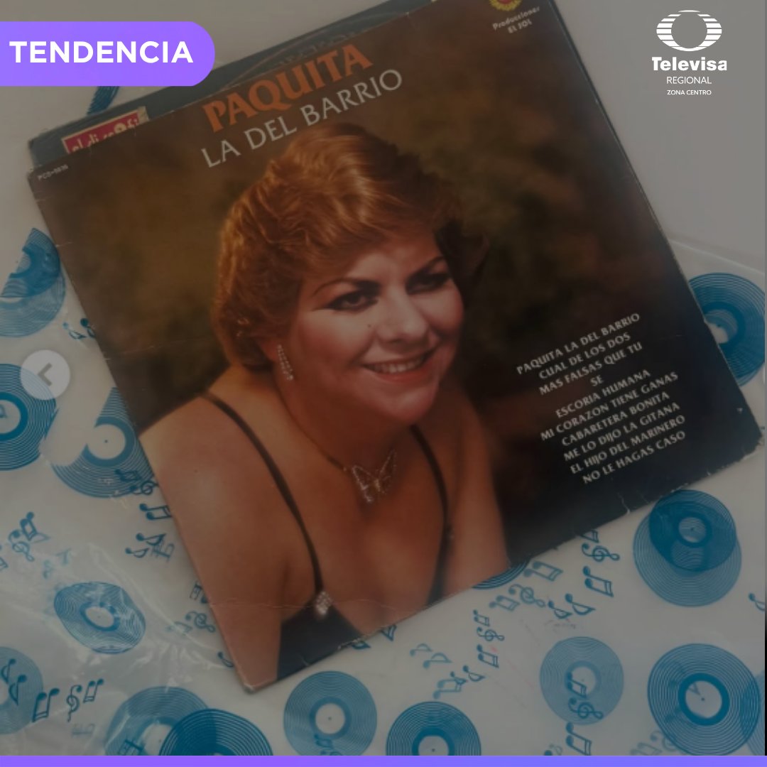 TelevisaPuebla's tweet photo. 🇲🇽✨Durante su reciente estancia en México, Rosalía disfrutó de los mercados locales. En sus redes presumió recuerdos como botas tribaleras, un body hecho con la icónica playera de algodón, discos de Paquita la del Barrio, merch de ella misma, frituras, una pelota con plumas del Parque México y dulces típicos. 🍭
#rosalia #LuxTour #mexico #PaquitaLaDelBarrio