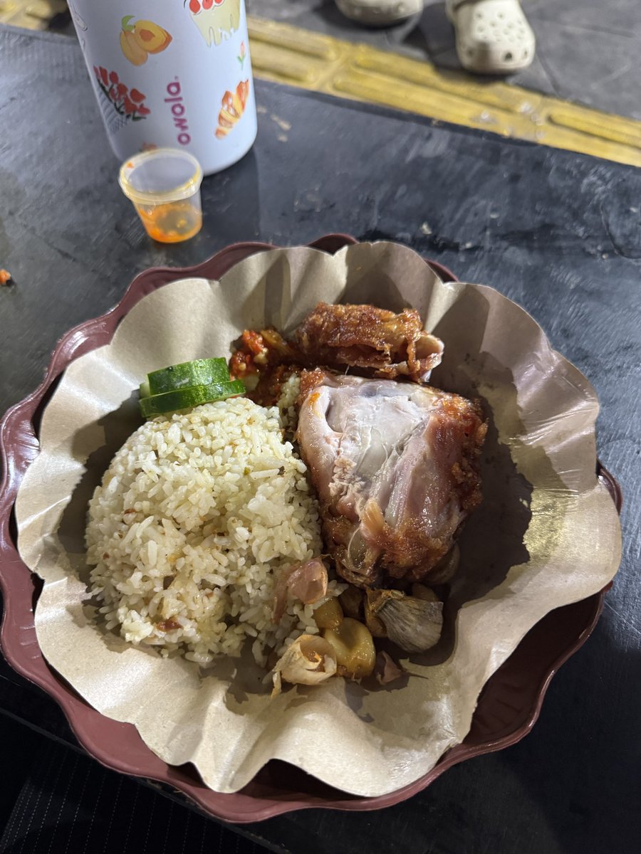 pittythingss's tweet photo. BENCI ENAK BANGET TYPE GUA i need to lock down dah. tp bingung ngedate kl gamakan atau ngopi bgapain https://t.co/EiywO88TlM