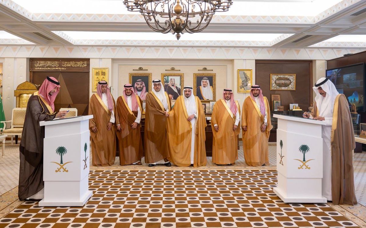 NHQsaudi's tweet photo. برعاية أمير منطقة #القصيم ورئيس مجلس إدارة الجمعية الأمير الدكتور فيصل بن مشعل
تم توقيع عدد 6 إتفاقيات لمشاريع #إسكانية لمستفيدي الجمعية بقيمة إجمالية تقدر بـ 41 مليون ريال
ومثّل الجمعية في التوقيع الرئيس التنفيذي عبدالعزيز الفوزان مع عدد من الشركاء في القطاعين الخاص وغير الربحي https://t.co/xL4VZJ3Kf8