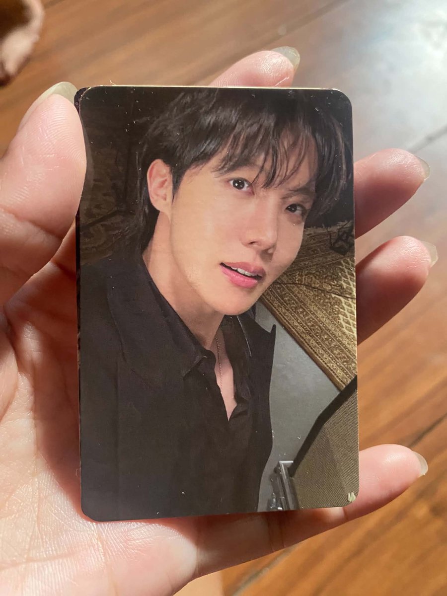 Mochins_13's tweet photo. FS : J-HOPE ARIRANG PHOTOCARD 

Take all for only 500 pesos 🤗 https://t.co/XDRqL9gIDK