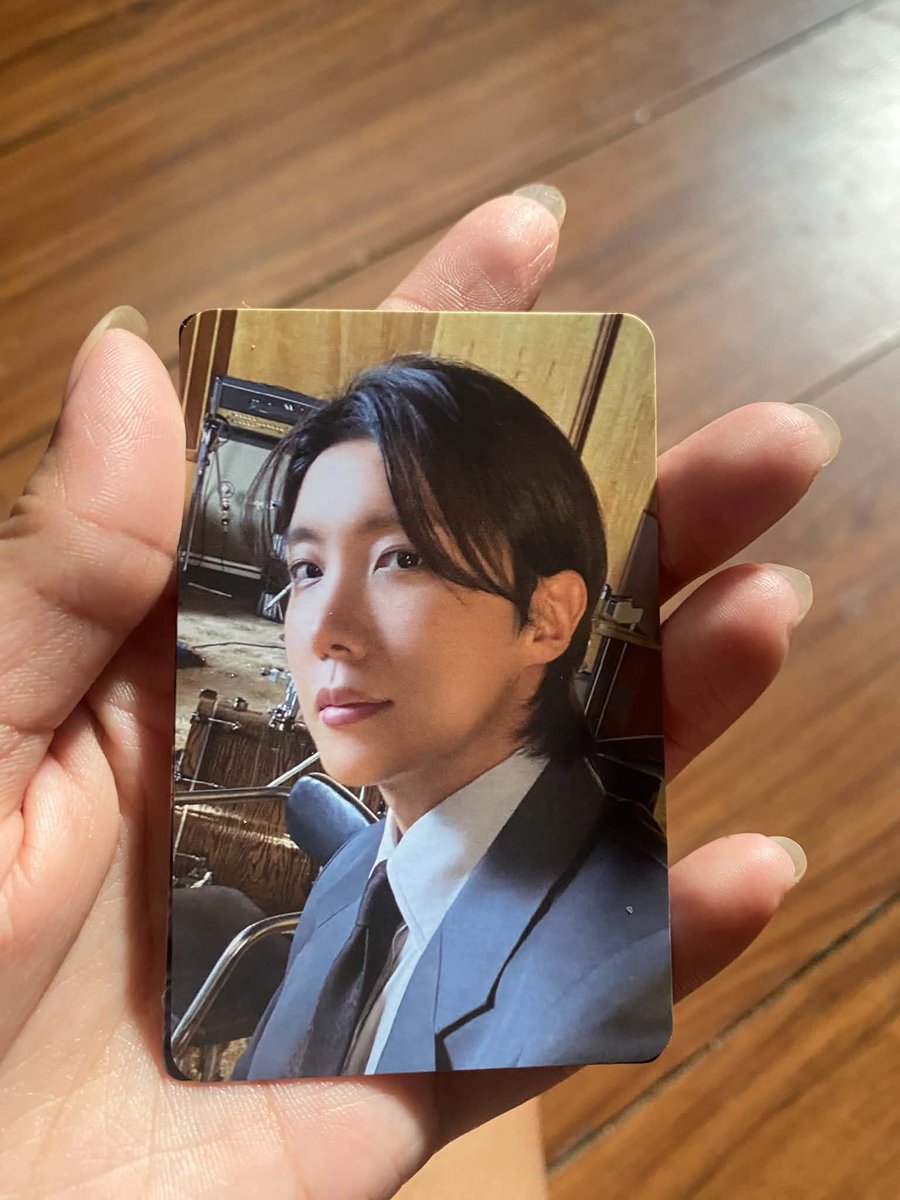 Mochins_13's tweet photo. FS : J-HOPE ARIRANG PHOTOCARD 

Take all for only 500 pesos 🤗 https://t.co/XDRqL9gIDK