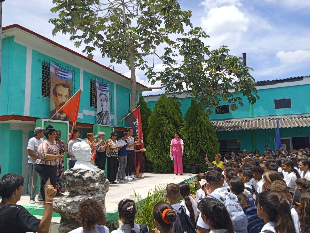 amp_journalist's tweet photo. ¿Cómo garantizar la educación cuando los apagones se extienden por horas y el agua escasea en las comunidades? Ante la falta de electricidad o el abastecimiento de agua, la escuela no debe mirar hacia otro lado. Conozca las alternativas del curso en:
👇
https://t.co/HNHkb9ZITR https://t.co/AtAl3ykwlw