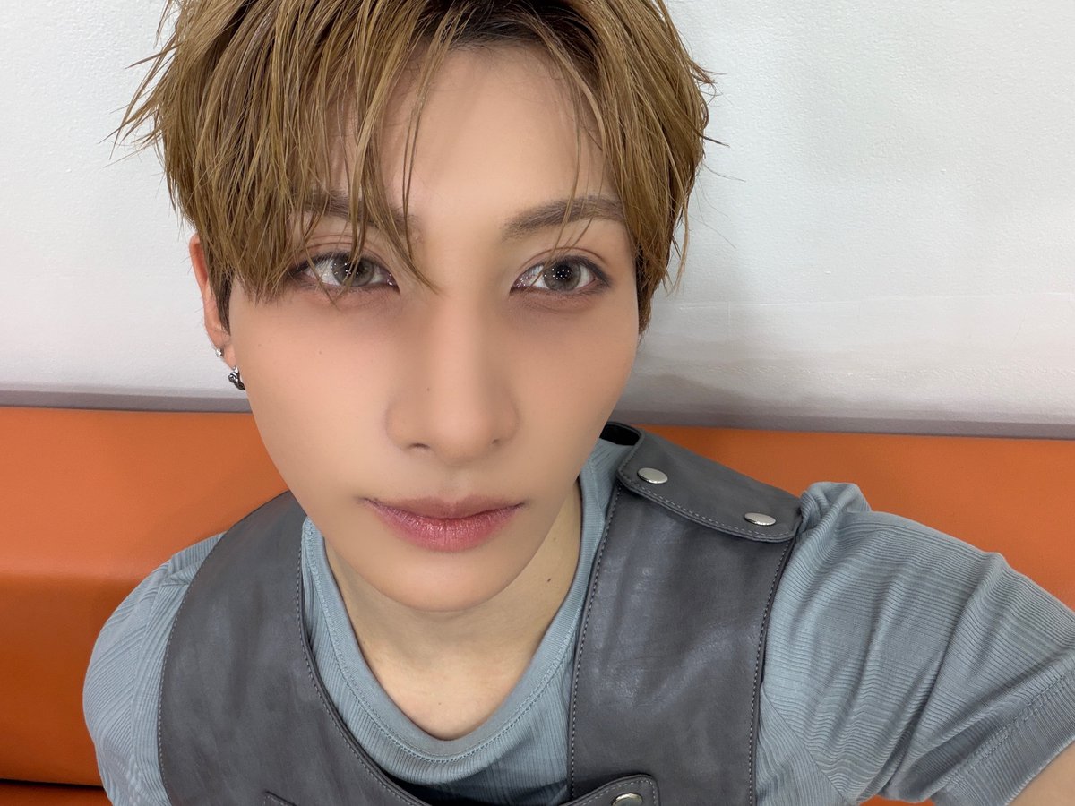 NEXZ_BBL's tweet photo. 🫧🐈‍⬛260903 | 02:03 AM ( KOR )

Thanks for your hard work today too😎😎

*📸x3* https://t.co/McXb7VEP2x