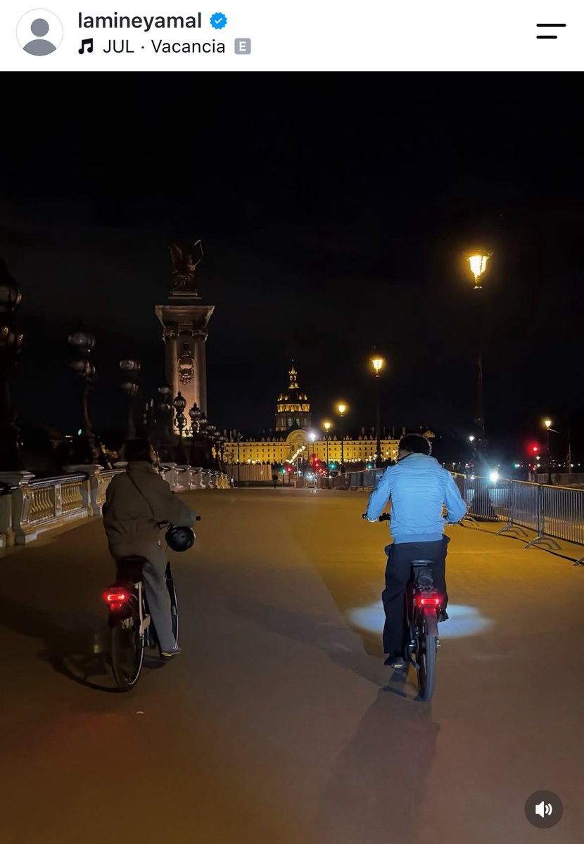 ActuFoot_'s tweet photo. « weshh »

Lamine Yamal 🇪🇸 partage des photos de ses vacances… notamment à Paris 🇫🇷.

Tout ça sur du Jul. 👽

😁

📲 IG https://t.co/Z9Nhra4liB