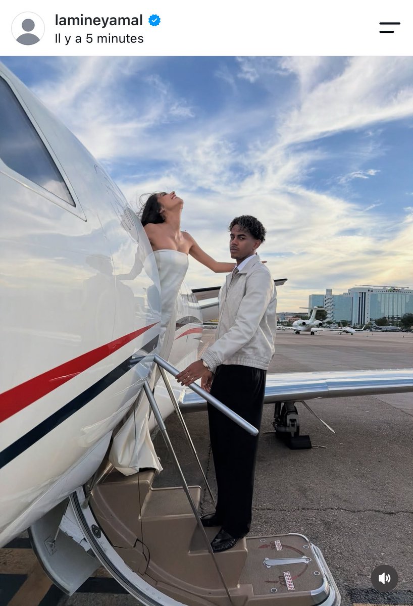 ActuFoot_'s tweet photo. « weshh »

Lamine Yamal 🇪🇸 partage des photos de ses vacances… notamment à Paris 🇫🇷.

Tout ça sur du Jul. 👽

😁

📲 IG https://t.co/Z9Nhra4liB