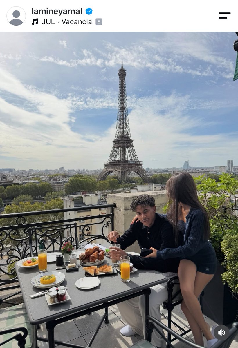 ActuFoot_'s tweet photo. « weshh »

Lamine Yamal 🇪🇸 partage des photos de ses vacances… notamment à Paris 🇫🇷.

Tout ça sur du Jul. 👽

😁

📲 IG https://t.co/Z9Nhra4liB