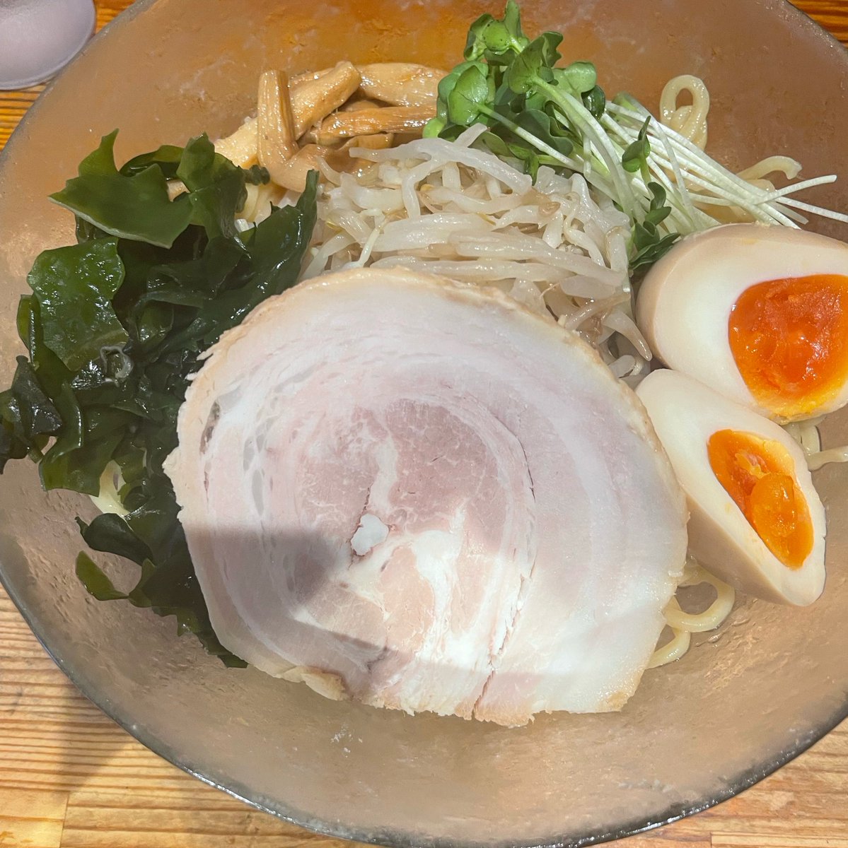 yocke46's tweet photo. @not_senei_hiroe おいしそうすぎて眺めてたらこんな時間（笑）
巡礼しようと思ったけどそろそろ夏おわっちゃうな…
ぼくの冷やしまぜそばもおいときます🍜
🇦🇺たのしみー https://t.co/SgPlQL6QSP