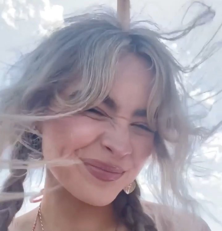 busygraces's tweet photo. the cutest nose scrunch https://t.co/F4YWy5tBUS
