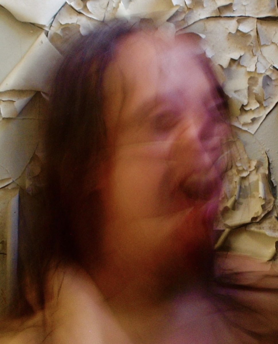 DominicHailsto1's tweet photo. Some tests done for 28 Days Later for CFX. These were shot using an early digital Canon stills camera on long exposure 1-3 secs. 
Danny Boyle originally wanted the rage attacks to look somewhat like Francis Bacon paintings. https://t.co/Wq62zxRLJ6