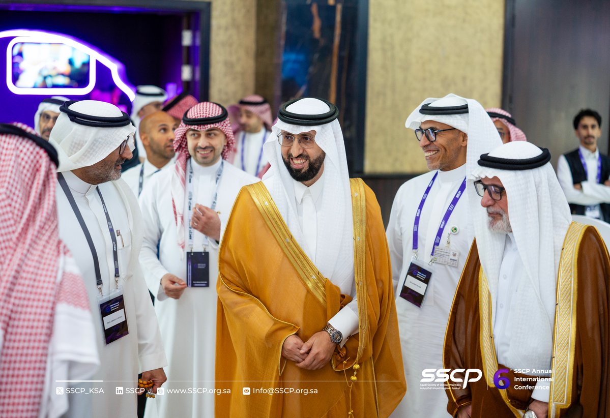 SSCP_KSA's tweet photo. نفخر بالترحيب بضيوفنا الكرام من قادة القطاع الصحي في المؤتمر الدولي السادس للجمعية السعودية للصيدلة الإكلينيكية 🌟

ويجسّد حضورهم ورؤيت��م التزامنا المشترك بتطوير ممارسات الصيدلة السريرية والارتقاء برعاية المرضى في المملكة. https://t.co/GfsvapZdaL