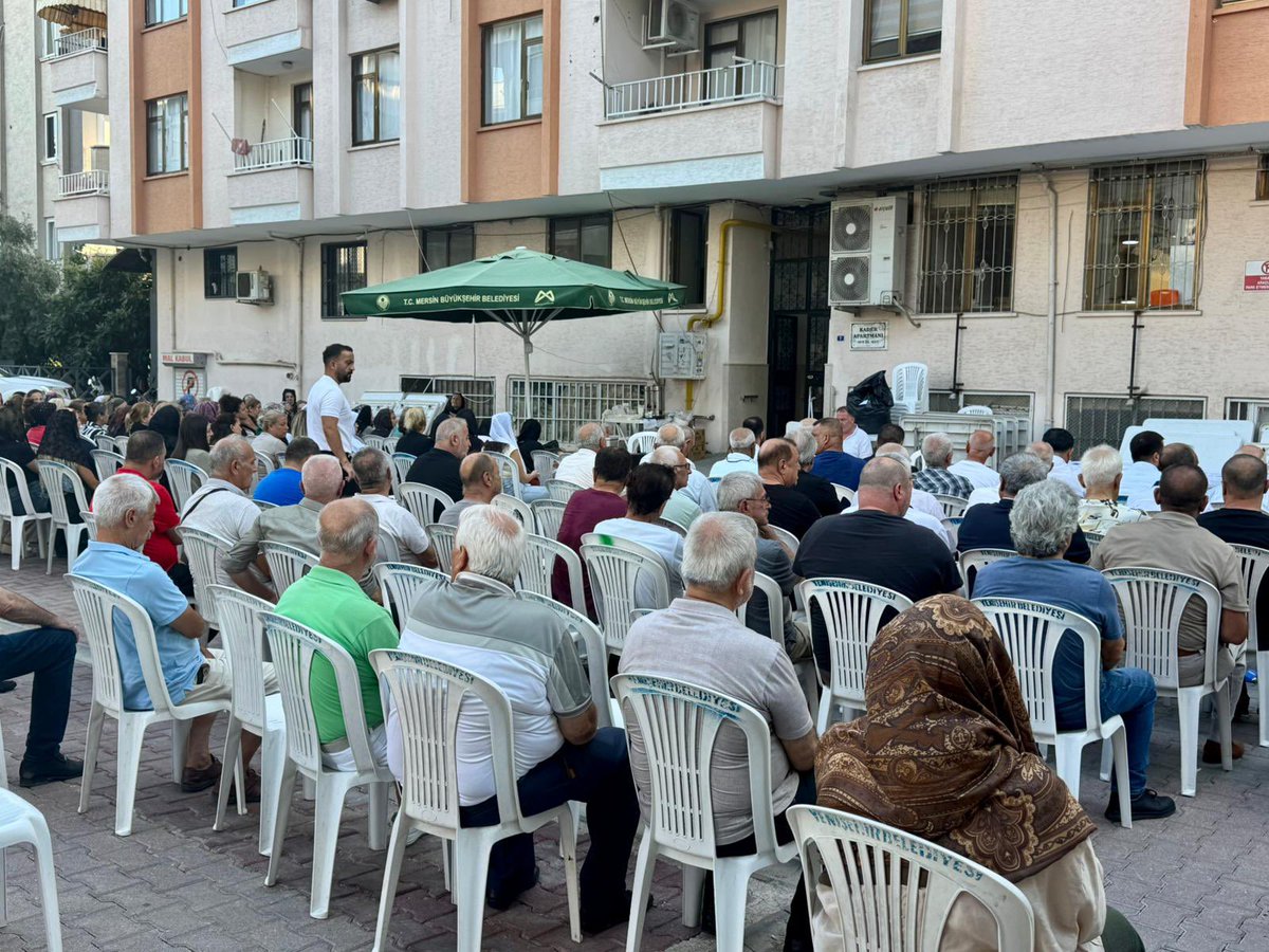 akyenisehirilce's tweet photo. ☑️ Taziye ve Başsağlığı

Mersin Milletvekilimiz Sayın Ali Kıratlı, İl Yönetim Kurulu Üyemiz Sayın Bekir Selvi, İlçe Başkan Vekilimiz Sayın Mehmet Can Yeni ve ilçe yönetim kurulu üyelerimiz ile birlikte, KKTC’nin Girne kentinde meydana gelen elim feribot kazasında hayatını kaybeden merhume Reyhan Verim’in ailesine taziye ziyaretinde bulunarak acılarını paylaştık.

Merhume Reyhan Verim’e Yüce Allah’tan rahmet; ailesine, yakınlarına ve milletimize sabır ve başsağlığı diliyorum.

Rabb’im mekânını cennet, makamını âli eylesin.
