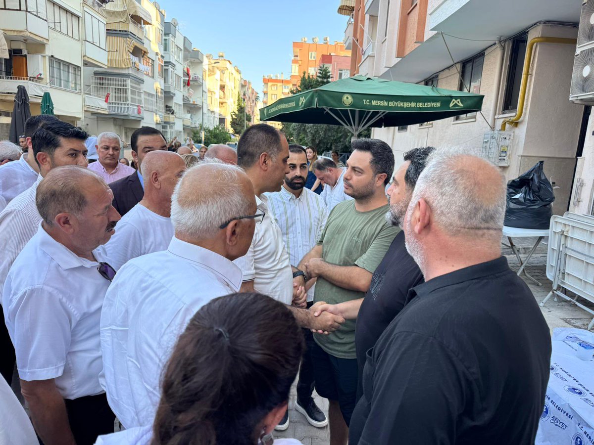 akyenisehirilce's tweet photo. ☑️ Taziye ve Başsağlığı

Mersin Milletvekilimiz Sayın Ali Kıratlı, İl Yönetim Kurulu Üyemiz Sayın Bekir Selvi, İlçe Başkan Vekilimiz Sayın Mehmet Can Yeni ve ilçe yönetim kurulu üyelerimiz ile birlikte, KKTC’nin Girne kentinde meydana gelen elim feribot kazasında hayatını kaybeden merhume Reyhan Verim’in ailesine taziye ziyaretinde bulunarak acılarını paylaştık.

Merhume Reyhan Verim’e Yüce Allah’tan rahmet; ailesine, yakınlarına ve milletimize sabır ve başsağlığı diliyorum.

Rabb’im mekânını cennet, makamını âli eylesin.