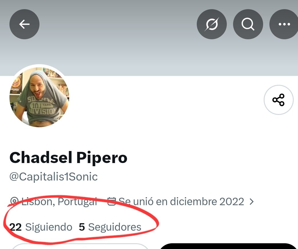 Avasq123's tweet photo. @Capitalis1Sonic @RUMEMU Esa granja es bien utilizada por el fujimorismo y el chancho inútil https://t.co/yQieWyiND8