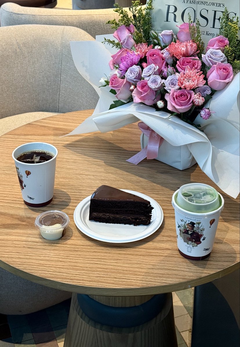6ii__5's tweet photo. اخخخ وربييي ردة روحييي بعد ٦ سنييييييين شفتها😔❤️❤️❤️❤️❤️❤️ https://t.co/JrKsTDrHYE