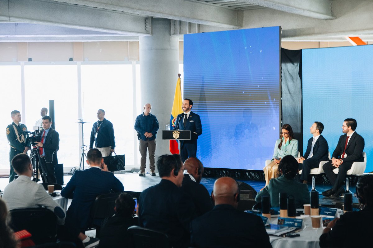 infopresidencia's tweet photo. El presidente de la República, Abelardo De La Espriella, participó en la apertura de la Reunión de Alcaldes 2026 de la Red de Ciudades del Banco Interamericano de Desarrollo (BID). https://t.co/sDRewijFxO