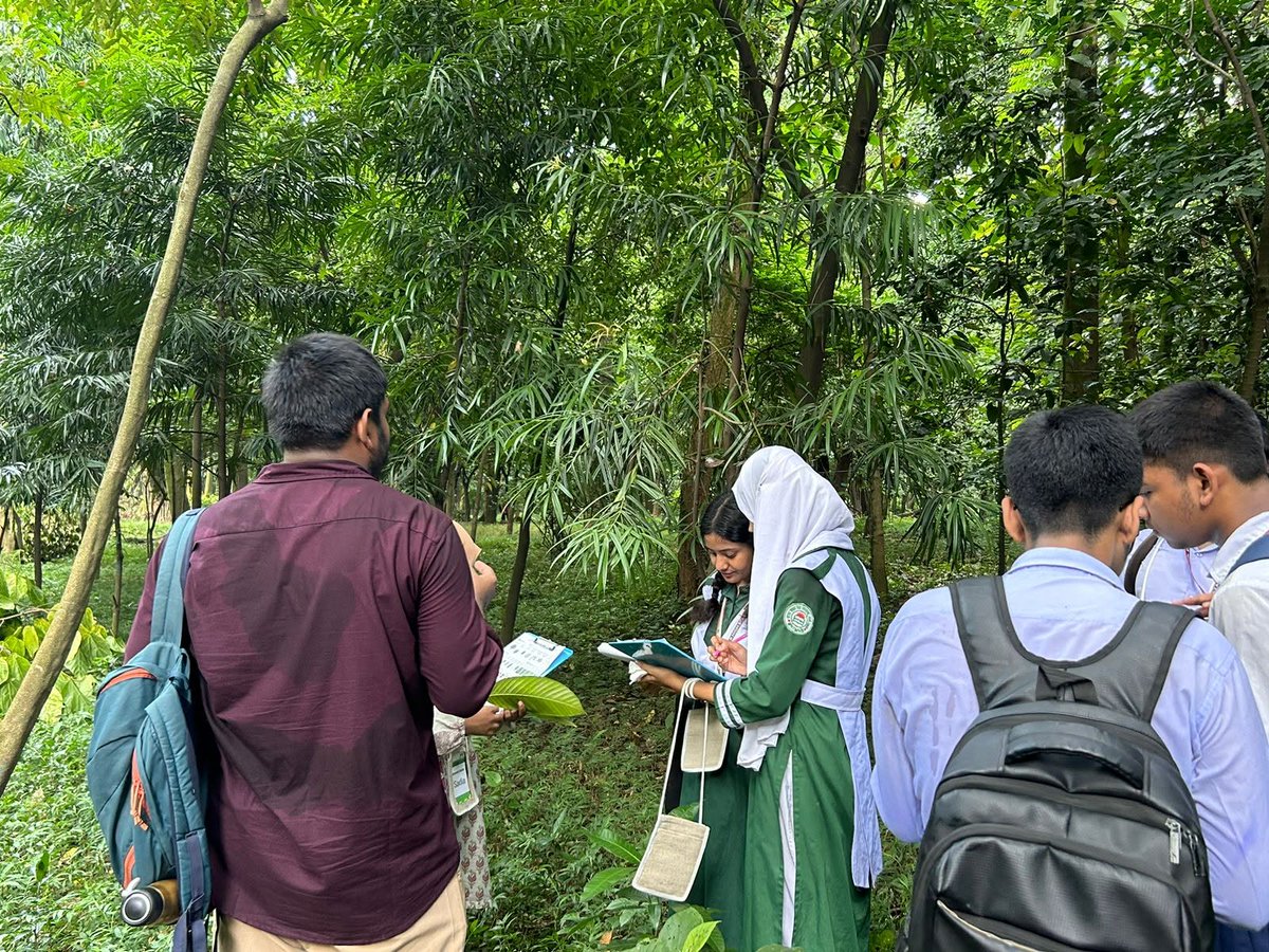 probhaaurora's tweet photo. #ProbhaAurora is proud to implement this initiative, creating hands-on opportunities for young people to connect with nature, explore biodiversity & build the knowledge, curiosity & responsibility needed to become future stewards of our natural environment. #KOICA #KIDC #FEE https://t.co/zwUM1aqarH