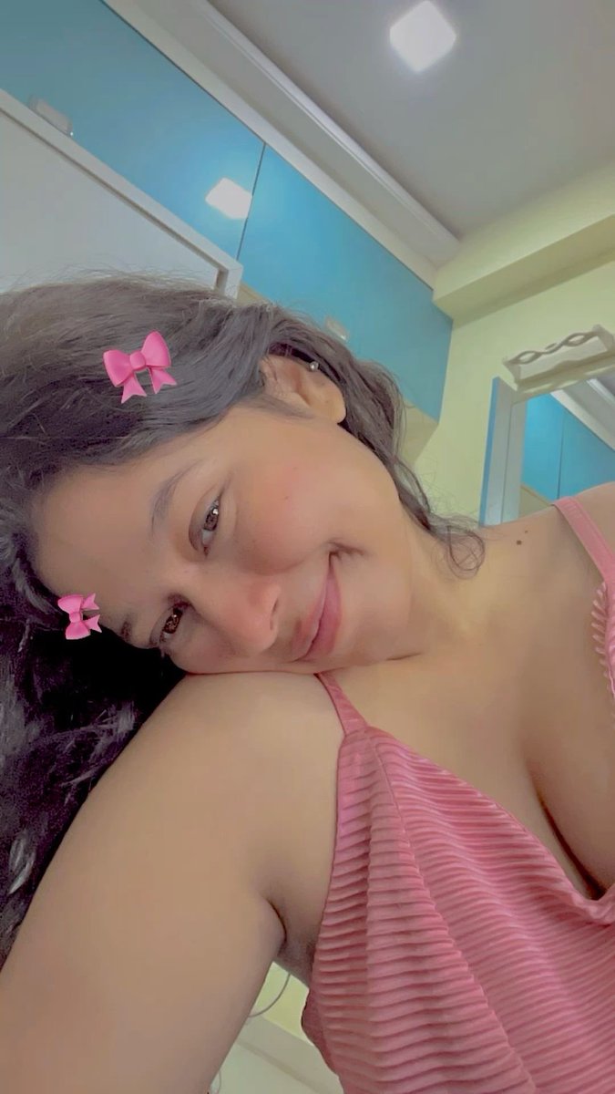 aarushi343's tweet photo. थोड़ा सा 🤌 kuchhu puchhu मिलेगा 😭😭 https://t.co/IgMU23hFNB