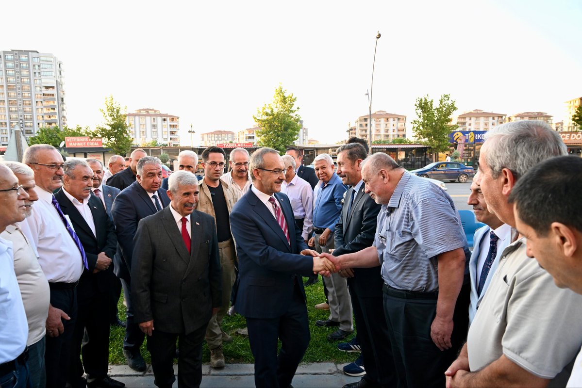 TCMalatyaV's tweet photo. Valimiz @SeddarYavuz, Türk Ocakları #Malatya Şube Başkanı Nadir Günata’ya iade-i ziyarette bulunarak hemşehrilerimizle bir araya geldi.

#malatya #malatyavaliliği https://t.co/O21Y6ixyE6