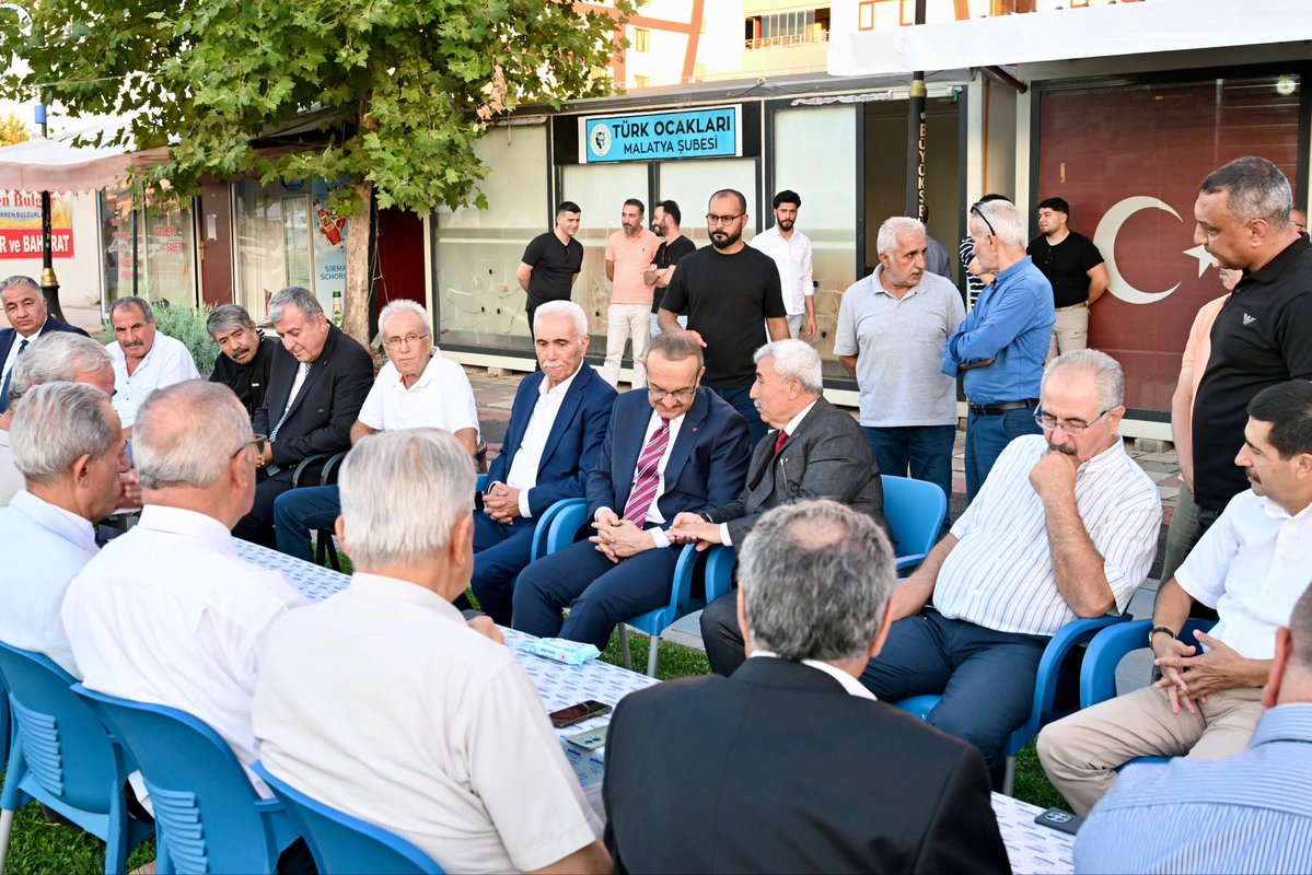 TCMalatyaV's tweet photo. Valimiz @SeddarYavuz, Türk Ocakları #Malatya Şube Başkanı Nadir Günata’ya iade-i ziyarette bulunarak hemşehrilerimizle bir araya geldi.

#malatya #malatyavaliliği https://t.co/O21Y6ixyE6