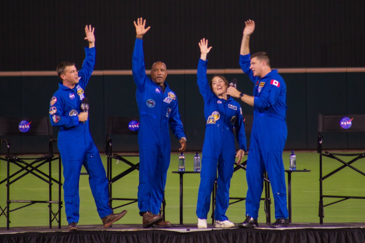 TeledyneBrown's tweet photo. 🚀🌑Moon Joy landed in the Rocket City where #TBE sponsored the celebration of the historic #ArtemisIImission &amp; welcomed the astronauts. The crew also stopped by @NASA_Marshall to share their experiences &amp; meeting some of the people who made this mission a success. https://t.co/zxDFN7qhEP