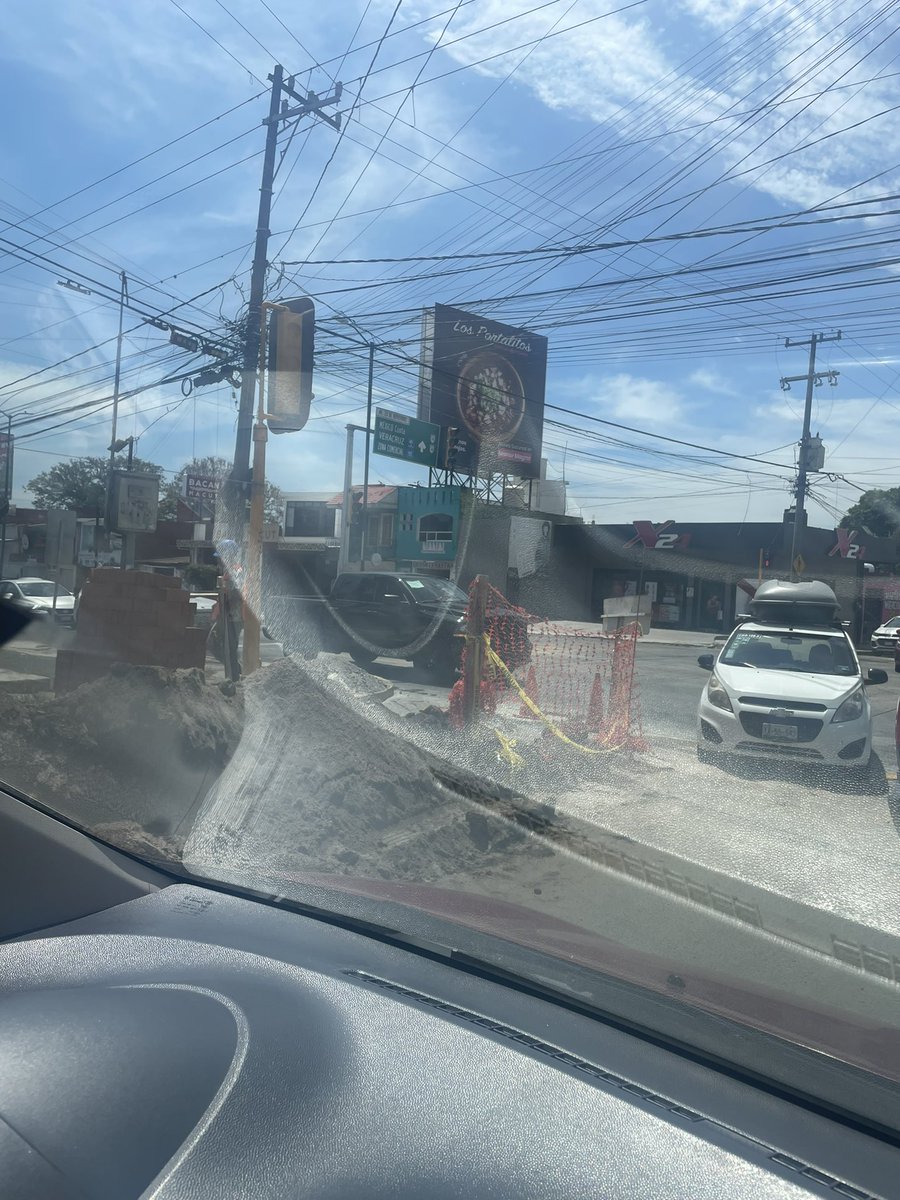 ARTE_EstudioXal's tweet photo. Se requieren elementos de tránsito apoyando en la entrada de Agua Santa Uno por obras de CMAS @ssptransitover  @CMAS_Xalapa @GobiernoVer  @AytoXalapa https://t.co/AeiwABD8lX