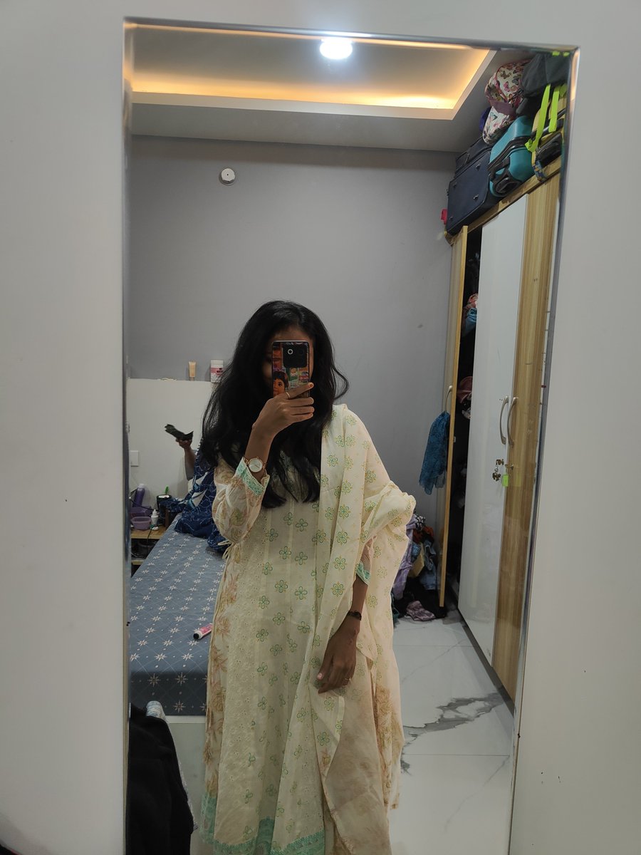vineethaaaaa's tweet photo. A little late August dump ✨ https://t.co/JBj5cKGaBF
