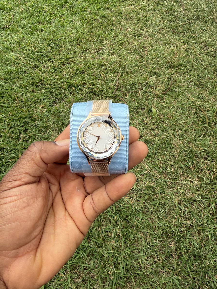 god_swayy's tweet photo. LADIES😍😍
SWAROVSKI OCTEA NOVA 
ROSE-GOLD WATCH
🚨¢3200
☎️0242375533 https://t.co/AVNDclp9h8