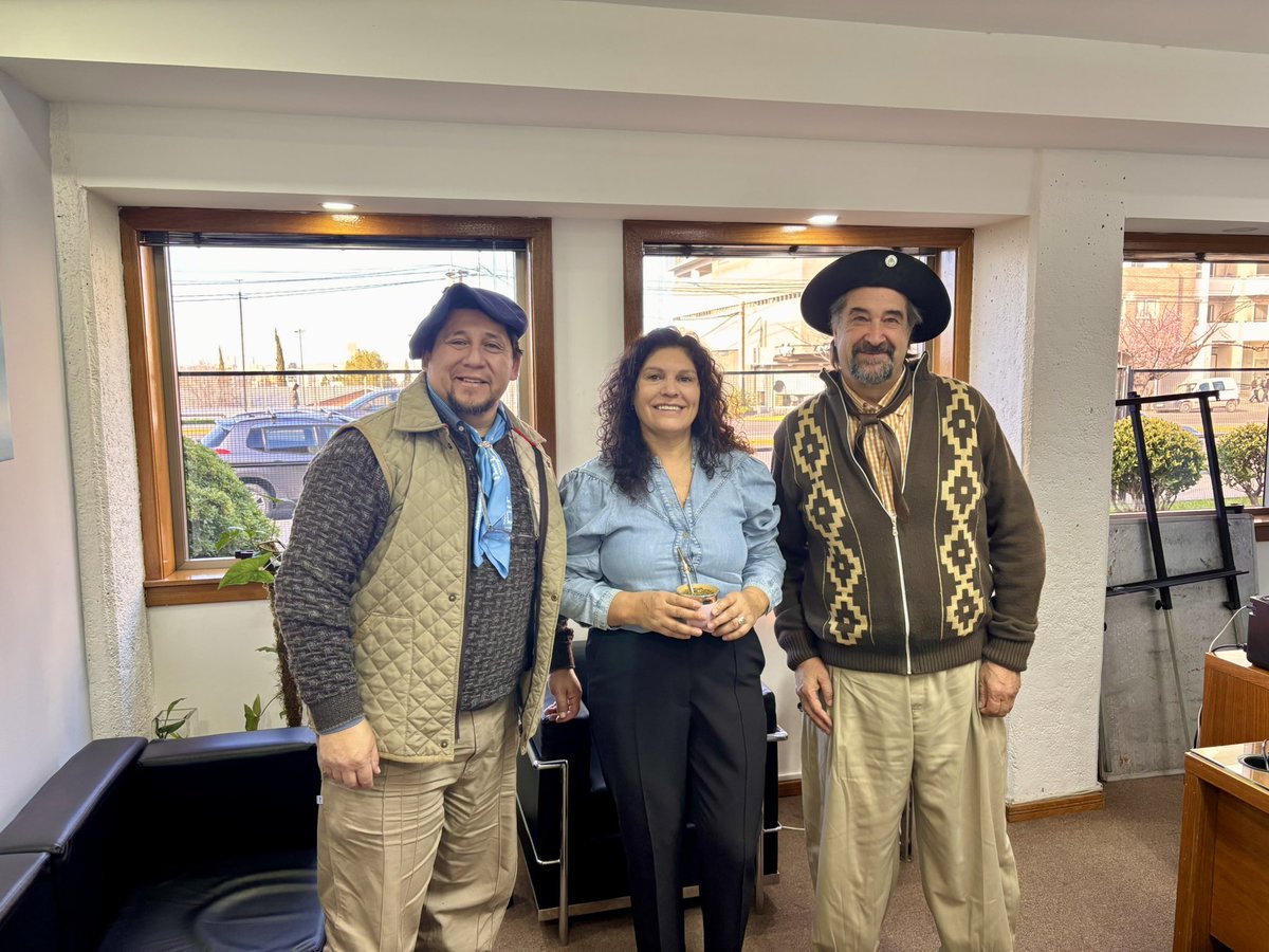 clauargumero's tweet photo. Con "Faty" Busto y Marchelo Fuentes conversamos sobre las actividades tradicionalistas y camperas que desarrollarán en nuestra ciudad en el marco del mes aniversario de la Capital. 

¡Gracias por visitarme! https://t.co/5GOMt5vmUH