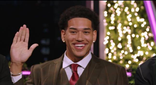Chimezz3's tweet photo. Raise your hand if you feel like Carl is stuck with Aniya because he knows that if he dumps her, her fans will drag him and his family the same way they did KC. https://t.co/peyvDSwjbW