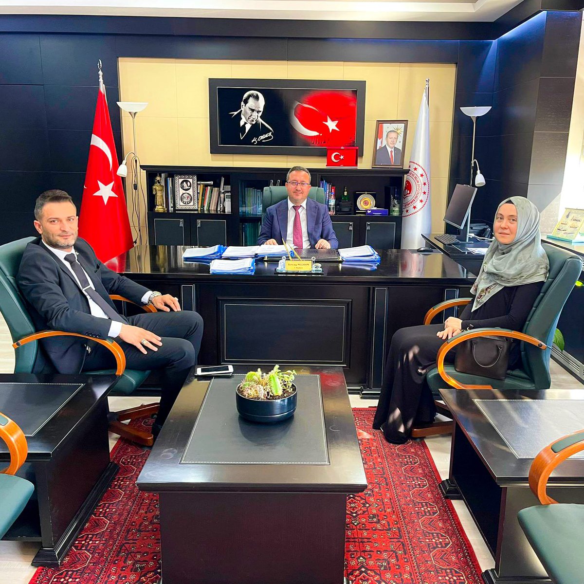 ikbldrs's tweet photo. Yalova Gençlik ve Spor il Müdürümüz Sn Salih KILIÇ ve Çevre ve Şehircilik il Müdürümüz Sn Tuncay MÜLAYIM'ı makamlarında ziyaret ettik.
  Değerli Müdürlerimize  nazik misafirperverlikleri ve  samimi sohbetleri ve gösterdikleri ilgi için teşekkürlerimizi sunuyoruz. https://t.co/ev099qdvHA