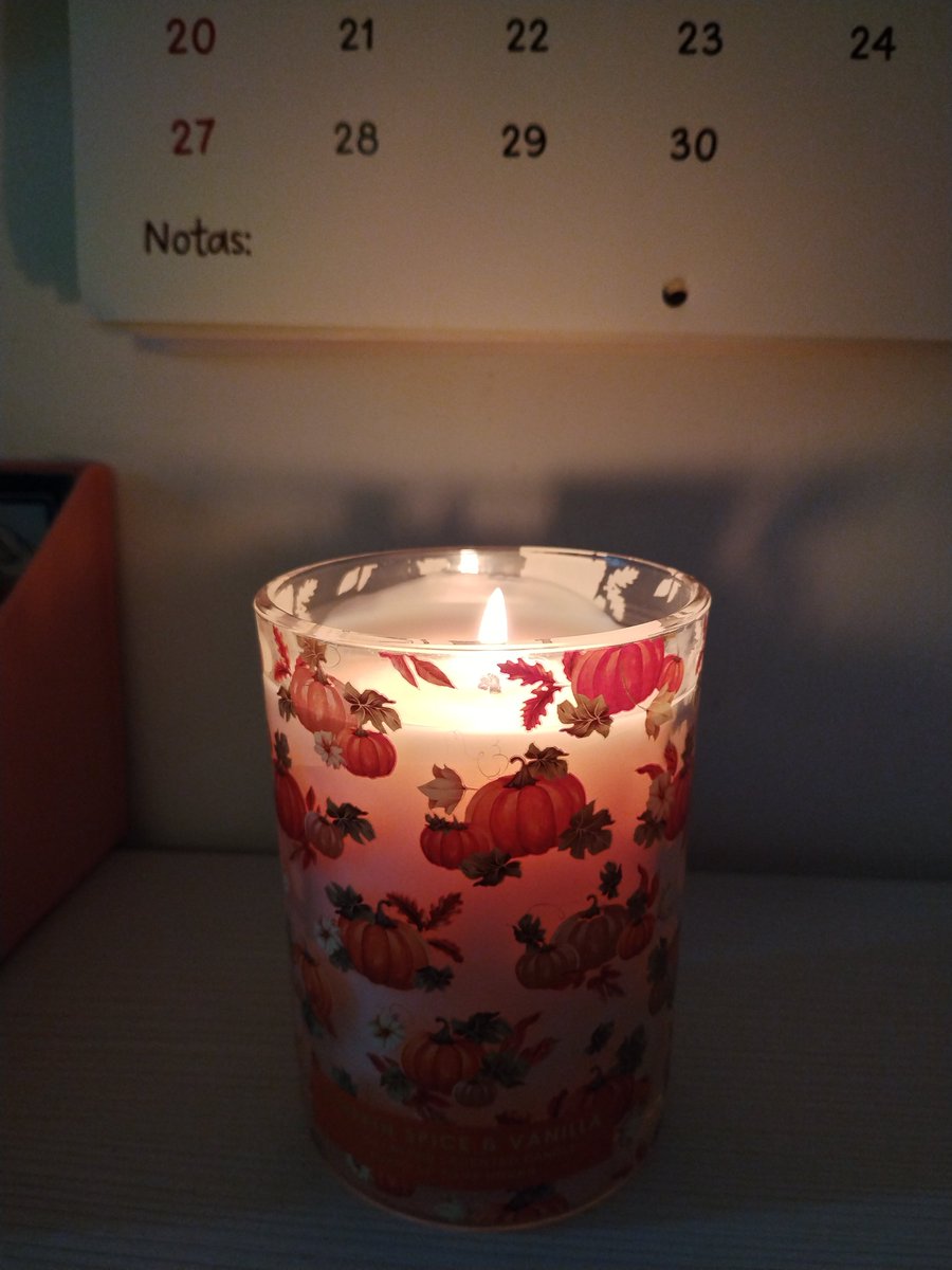 shivkamaru's tweet photo. estrenamos oficialmente el otoño a 30° https://t.co/xlSPgrvTP4