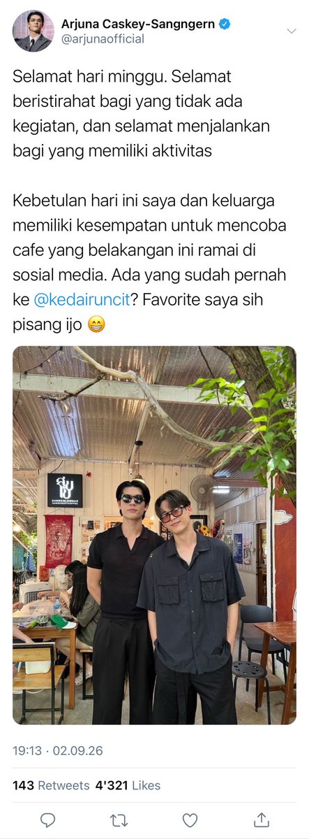 inigibby's tweet photo. #JossGawin one tweet au

mengintip twitter pak gubernur jatim, tapi isinya kok lebih banyak foto suaminya ya daripada kerjaan? 😅 https://t.co/8wzKHYhpZ9