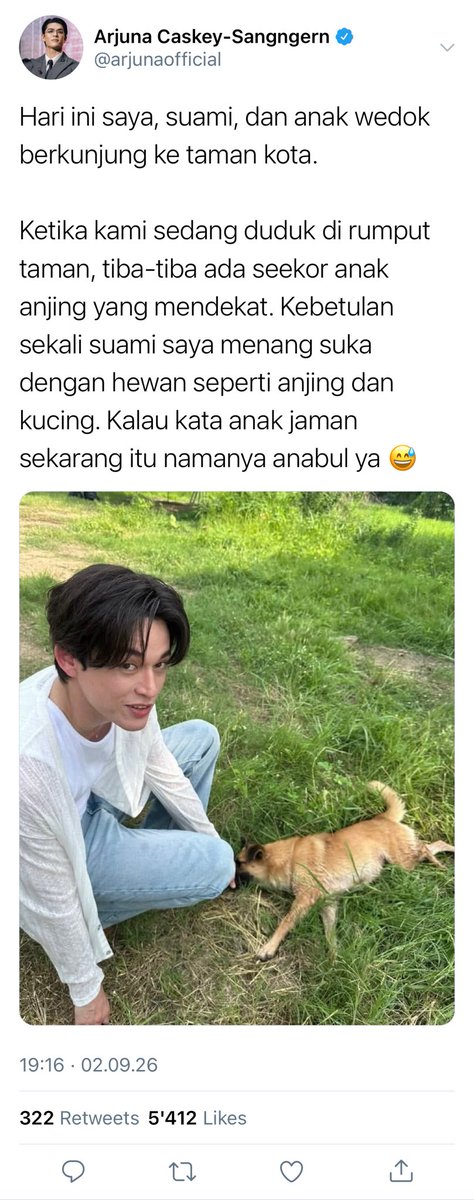 inigibby's tweet photo. #JossGawin one tweet au

mengintip twitter pak gubernur jatim, tapi isinya kok lebih banyak foto suaminya ya daripada kerjaan? 😅 https://t.co/8wzKHYhpZ9
