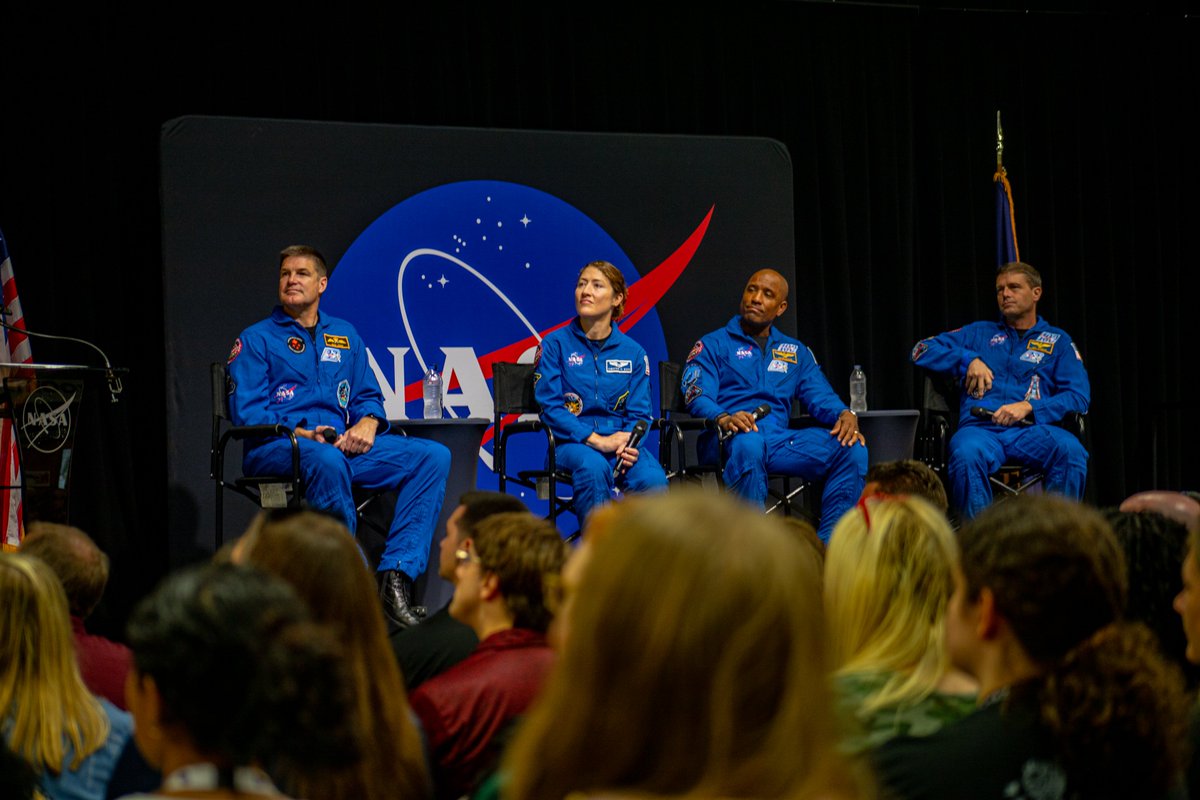TeledyneBrown's tweet photo. 🚀🌑Moon Joy landed in the Rocket City where #TBE sponsored the celebration of the historic #ArtemisIImission &amp; welcomed the astronauts. The crew also stopped by @NASA_Marshall to share their experiences &amp; meeting some of the people who made this mission a success. https://t.co/zxDFN7qhEP