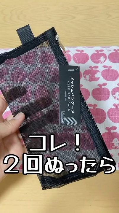 nightflyer_ch's tweet photo. あぁ、甘いものの力が恋しい。午前中の会議で流れたタスクの山を見て焦ってしまった。オフィス近くのカフェに寄り道して、シフォンケーキを一口。柔らかさが心にじんわり浸み込んできて、少しだけ息を整えた。これで午後も頑張れる気がするけど、甘い誘惑には弱いなぁ。 https://t.co/pPdjPsiEA5