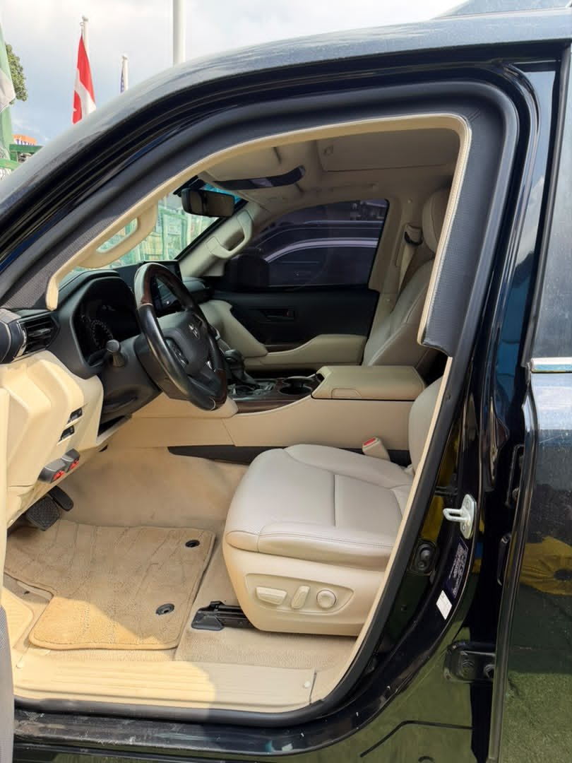 dandgautosabj's tweet photo. 3 months used level B6 Armoured🛡️
2022 Land Cruiser VX.R fullest option
Brand:Toyota
Price:#208M💰
Custom Duty:✅
Nationwide Delivery:✔
Whatsapp/call:08075158161
#abuja #viral #trending #exploremore #lagos #naijacommunity #abujatwittercommunity #foryou https://t.co/PF6FvIkcCD