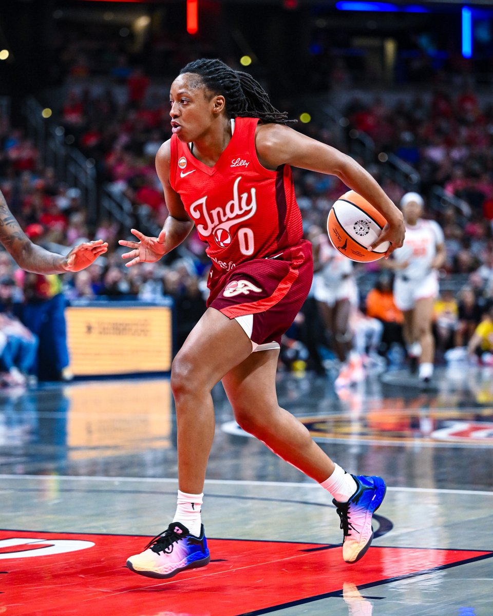IndianaFever's tweet photo. back-to-back Eastern Conference Player of the Month, Kelsey Mitchell 🤩 https://t.co/yByAcCm97B