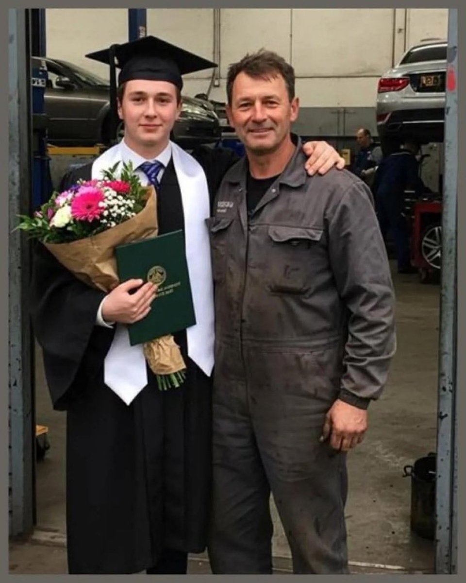 Noorvp74's tweet photo. My son is graduating today. His mother is no longer with us.If you could give him your best wishes, I would be deeply grateful.🥰🥰 https://t.co/wJ2mL1CaeF