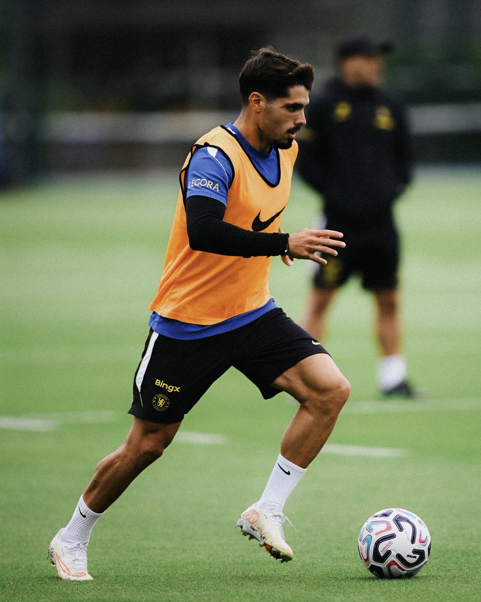 ChelseaFC's tweet photo. Midweek session. ✔️ https://t.co/7SzW6znJDU