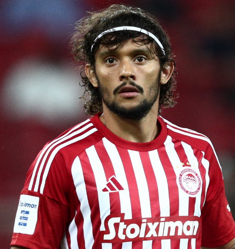 Mogginggod7's tweet photo. Πρεπει να συγκεντρωθει ο γκουσταβο #olympiacosfc https://t.co/Mg6o8HwzWR
