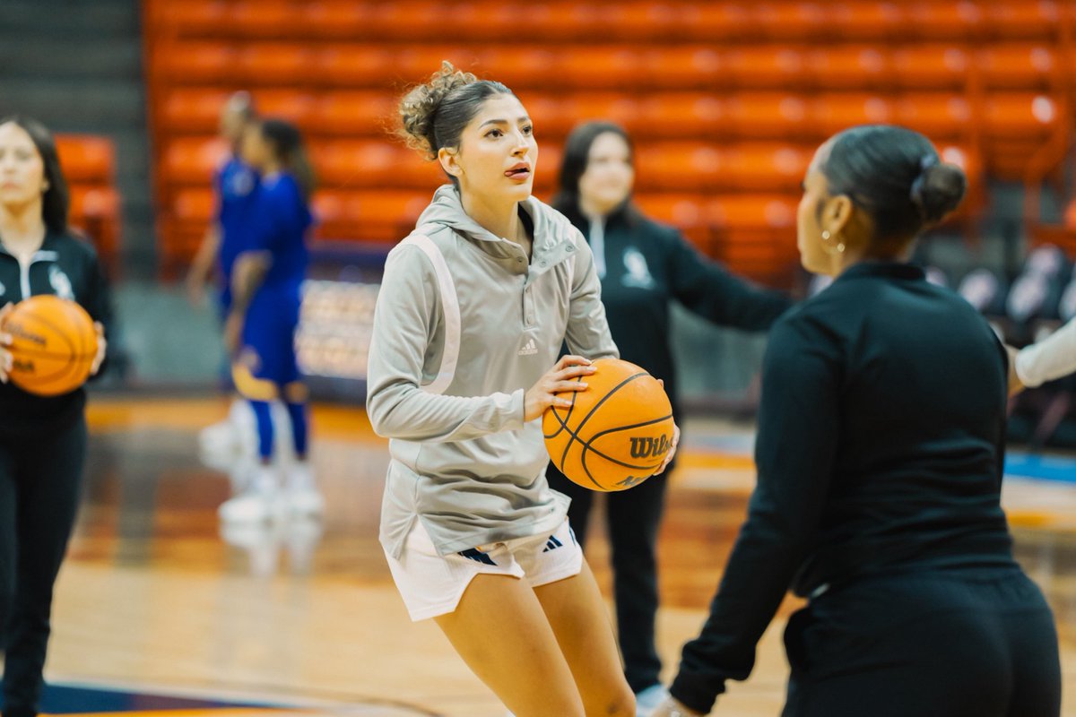 UTEPWBB's tweet photo. Join us in wishing a very 🎂 𝐻𝒜𝒫𝒫𝒴 𝐵𝐼𝑅𝒯𝐻𝒟𝒜𝒴 🎂 to Tatiana Collazo! 

We hope you have the best day! 🧡💙

#PicksUp⛏ https://t.co/FAmM5OISpx