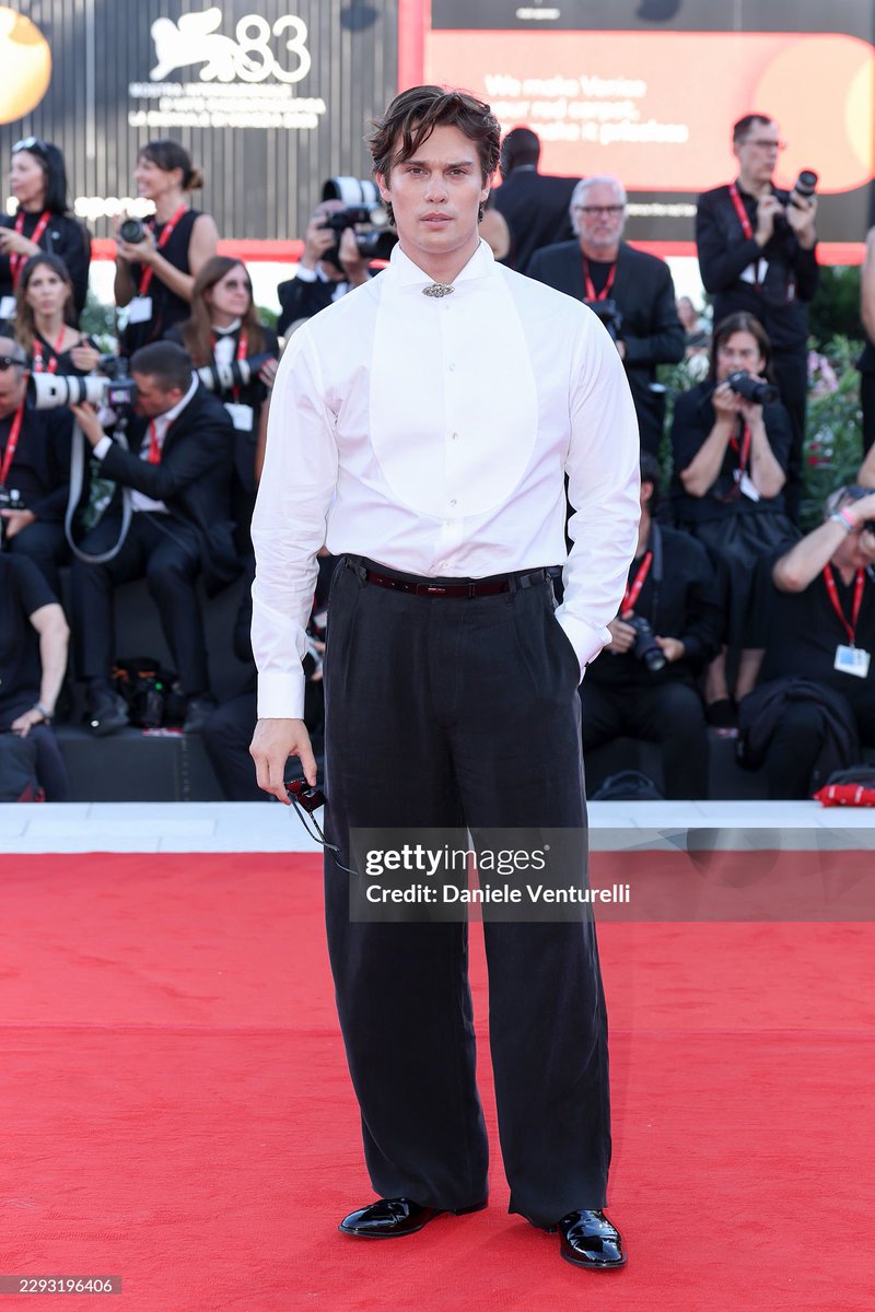 cdhq2's tweet photo. Alessandra Ambrosio, Kendall Jenner, Nicholas Galitzine at 83rd Venice International Film Festival
#AlessandraAmbrosio #KendallJenner #NicholasGalitzine 
📷 Via Ernesto Ruscio/Getty Images
📷 Via Jacopo Raule/FilmMagic
📷 Via hawtcelebs
📷 Via Daniele Venturelli/WireImage https://t.co/Y3Jrlmf2ps