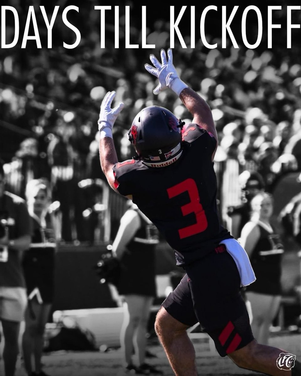 Swoll_2_'s tweet photo. 3 days till kickoff!! #ForestFreaks #RTS #ForesterFamily https://t.co/s4LiQhWeTE