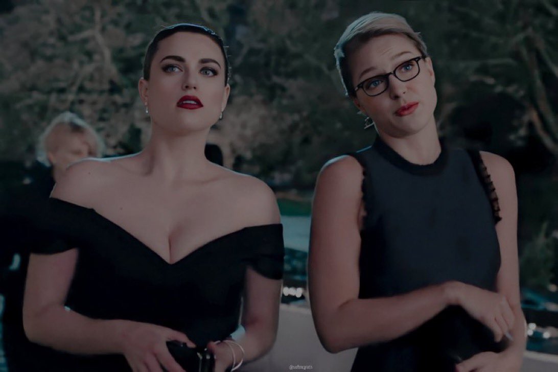 BisexualSuper's tweet photo. National City’s power couple 
SuperCorp looking beautiful attending a gala to stop a villain. Kara with her brawn and Lena with her brain. 💙❤️ https://t.co/bwrNzG0Glr