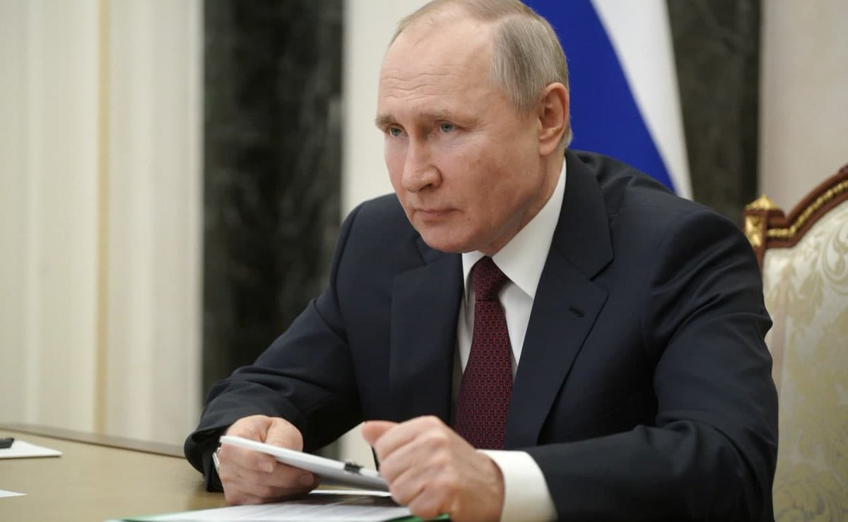 RussianEmbassy's tweet photo. 💬 President Putin: We want to end the war and achieve lasting, comprehensive peace – both in Ukraine and across Europe. And we are ready to engage in negotiations with anyone who is willing to do so.

https://t.co/1OypwF6cvn https://t.co/WeyonBTNqa