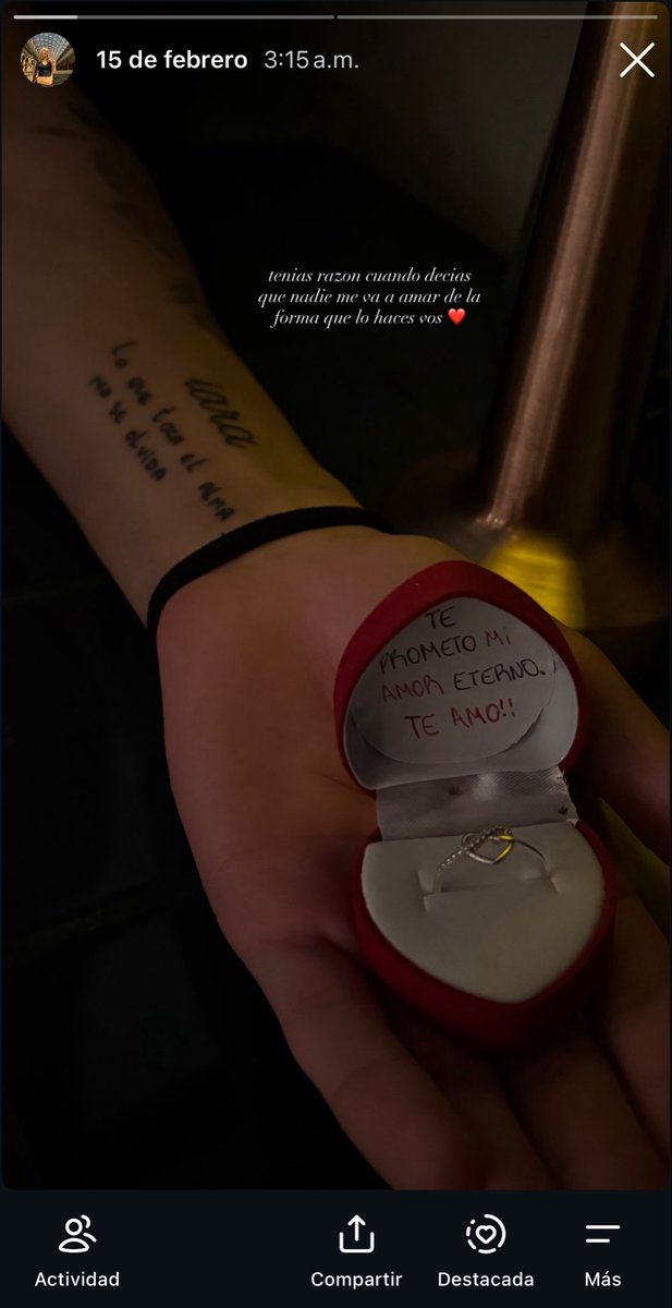 aabbigali's tweet photo. y después lo tenés a mi novio q un día antes de preguntarmelo se tatuó mi nombre https://t.co/1n4yUQhpLE